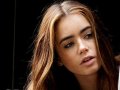 リリー コリンズ Lily Collins 無料壁紙 スクリーンセーバー